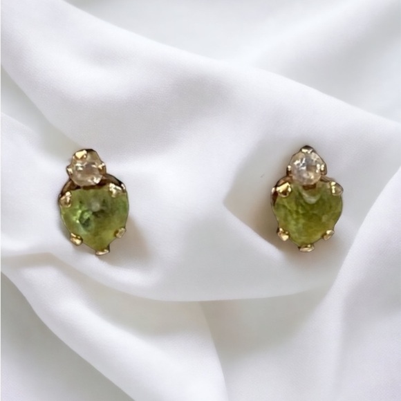 Jewelry - Peridot 10KT Gold Heart Earrings